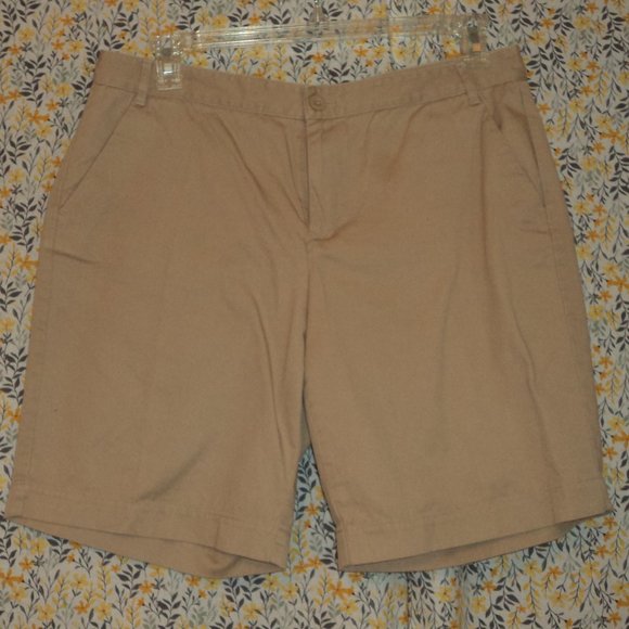 Shorts - Picture 4 of 6